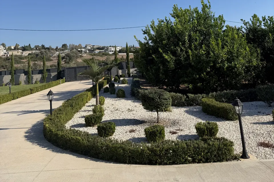Γκαζόν & σχεδιασμός κήπου